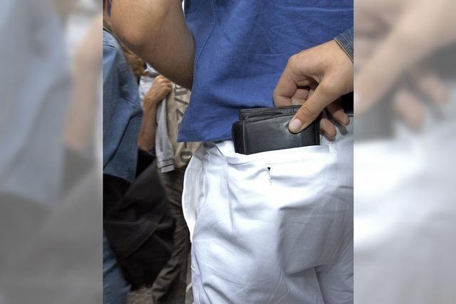 Polizei rt: Augen auf und Tasche zu