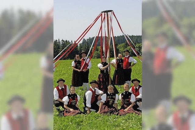 Mit der Trachtentanzgruppe Amrigschwand-Tiefenhusern in Hchenschwand