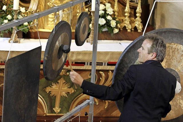 Musik bringt Bewegung in die Kirche