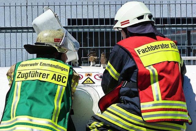 Explosionsgefahr: Polizei sperrt Strae in Emmendingen