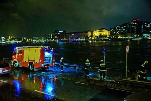 Sieben Tote bei Schiffsunglck auf der Donau in Budapest