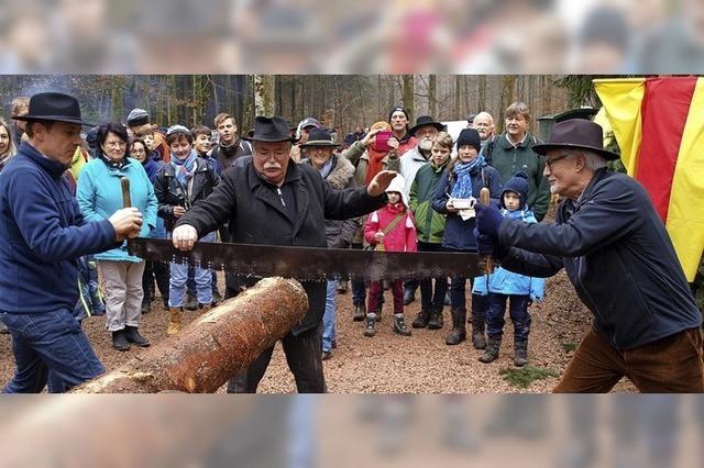 Holzversteigerung mit Volksfestcharakter