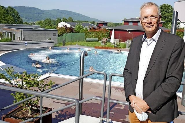 Erste Schwimmer tummeln sich in der Aqualon-Therme