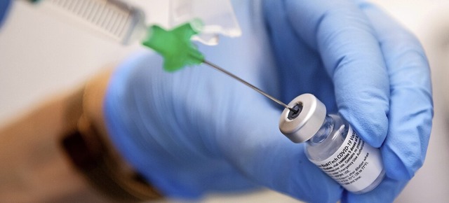 In den ersten beiden Septemberwochen g...hungsimpfungen gegen das Coronavirus.   | Foto: Sven Hoppe / dpa