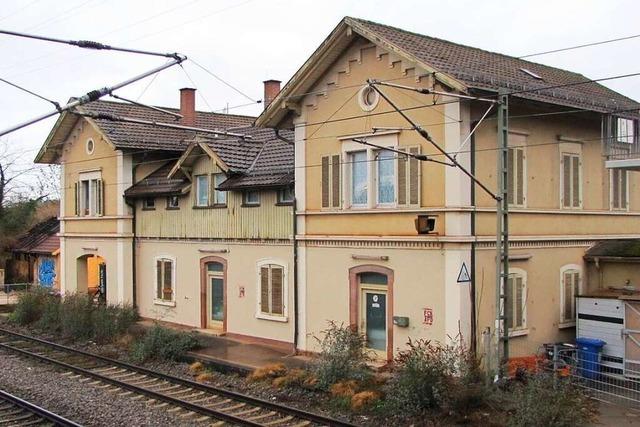 Das Bahnhofsgebude in Lrrach-Haagen steht zum Verkauf