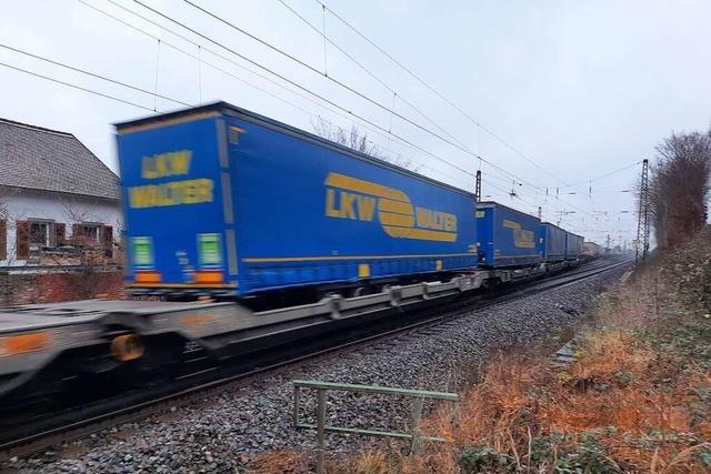 Schallstdter kritisieren geplanten Huserabriss und Streckenausbau der Bahn