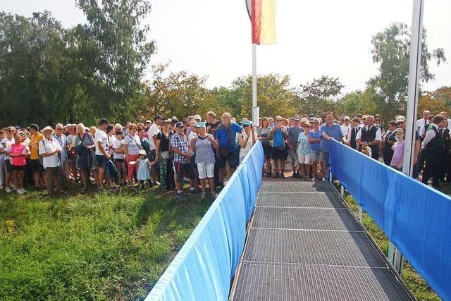 Genuss und Spa auf beiden Rheinseiten beim Fhrfest