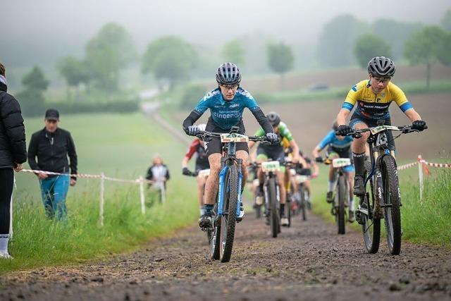 Adina Daubner rollt das Feld von hinten auf