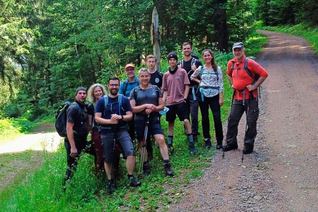 Tourführer Jörg Scherzinger (3.v.l., m...rer Gruppe die Schindertour bewältigt. | Foto: Horst Dauenhauer Tourführer Jörg Scherzinger (3.v.l., m...rer Gruppe die Schindertour bewältigt. | Foto: Horst Dauenhauer