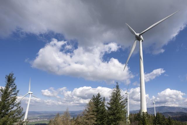 Windrad auf dem Rokopf zwischen Freiburg und Gundelfingen erfolgreich gesprengt