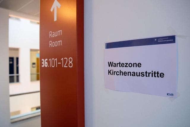Mehr Konfessionslose als Kirchenmitglieder in Deutschland - die Trias wankt