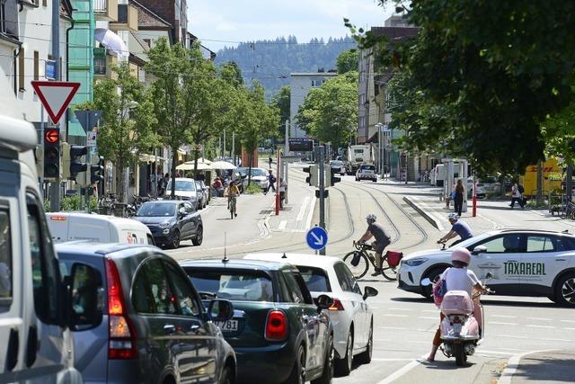 "Absoluter Quatsch!": Ladenbesitzer in Freiburg-Haslach wollen keine Sperrung der Opfinger Brcke