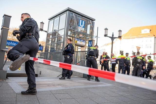 Mann in Berliner U-Bahnhof erstochen – Polizei schiet auf Angreifer
