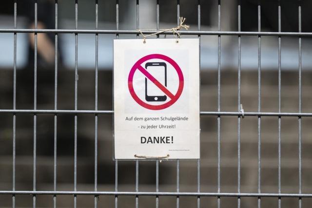 Podcast: "Handyverbot" an Schulen? Was das bringt - und was eigentlich sinnvoll wre