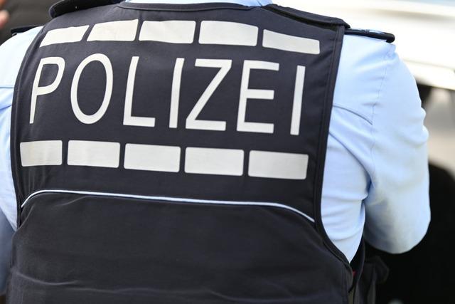 Ein Unbekannter soll in Lrrach einem Mann eine Goldkette vom Hals gerissen haben