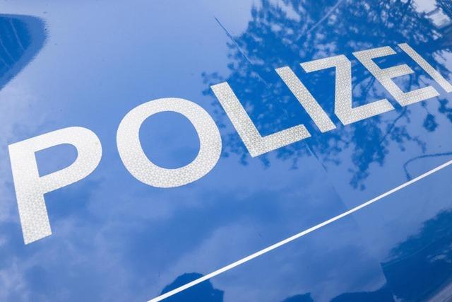 Ein Mann soll in Lrrach einen 36-Jhrigen mehrfach mit der Faust ins Gesicht geschlagen haben