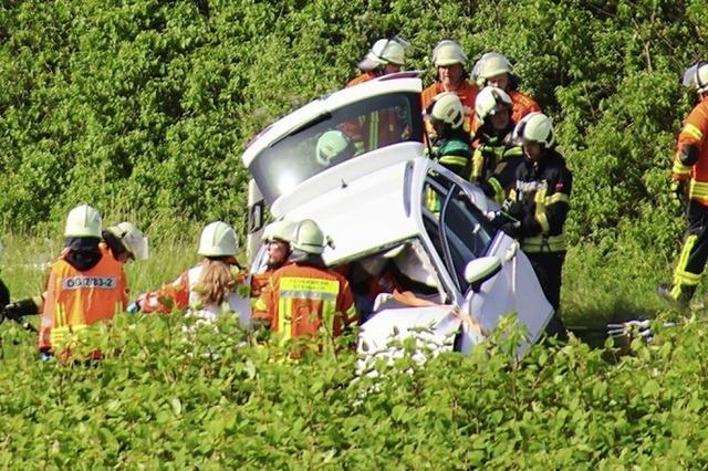 Zwei Kinder unter schwerverletzten Unfallopfern