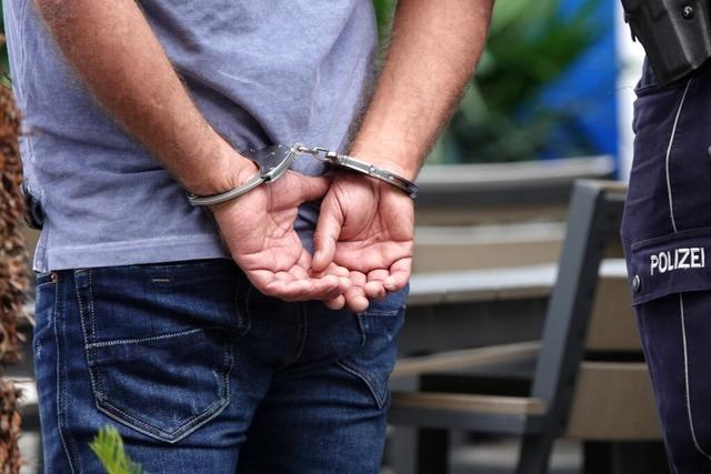In Wehr wird ein Snack-Automat beschdigt – die Polizei nimmt einen Verdchtigen in Gewahrsam