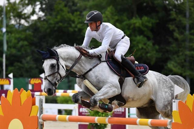 Beim Reitturnier in Schutterwald berzeugt der Herbolzheimer Michael Herhalt mit zwei Siegen