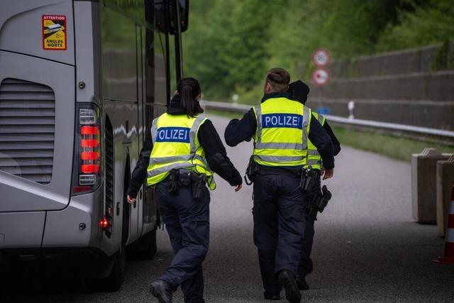 Dobrindt verstrkt Prsenz der Polizei an den Grenzen
