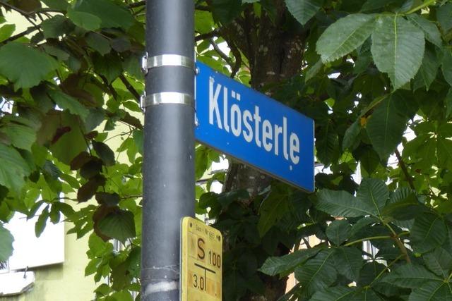 Auto fhrt in Titisee-Neustadt gegen Poller – und dann davon: Polizei sucht Zeugen