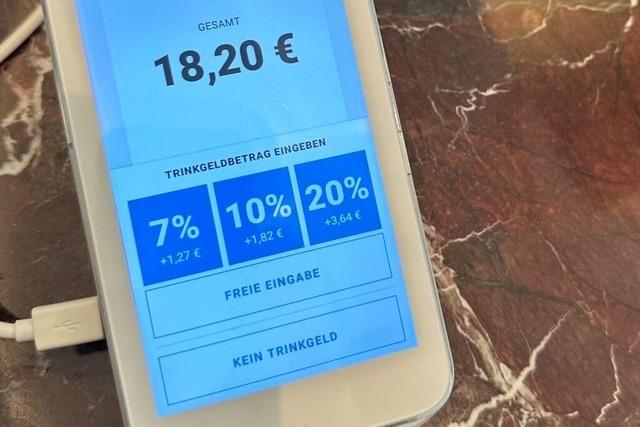 Trinkgeld-Optionen auf Kartenlesegerten verleiten dazu, mehr zu geben als geplant