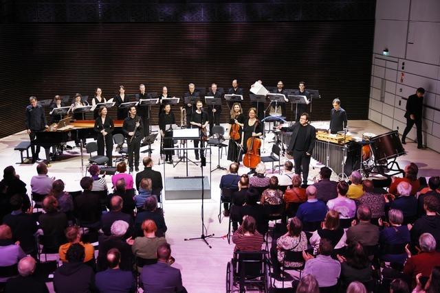 Mit Sogwirkung: Der Helsinki Chamber Choir und das Ensemble Recherche in Freiburg