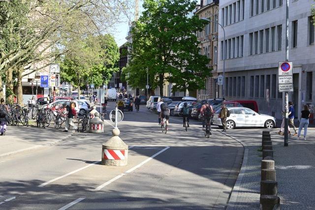 Geparktes Auto ist in Freiburgs City massiv beschdigt worden