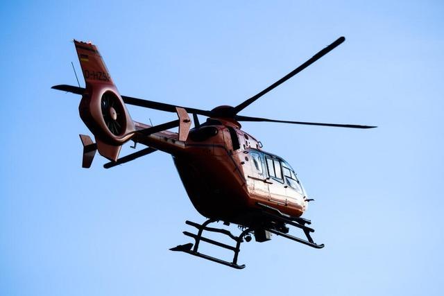 Rettungshubschrauber-Einsatz nach Unfall auf B500 bei Husern