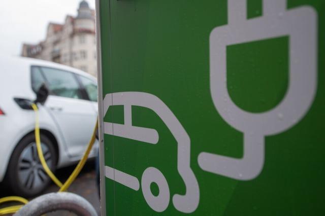 Fraunhofer-Institut zerpflckt E-Auto-Mythen