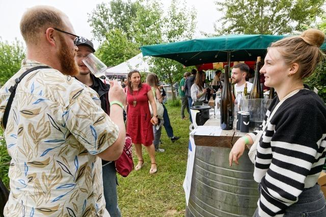 kowinzer freuen sich ber das Interesse am "Naturweingarten" in Endingen