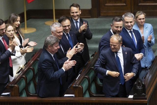 Auch nach der Vertrauensabstimmung geht in Polen das Duell der alten Herren weiter