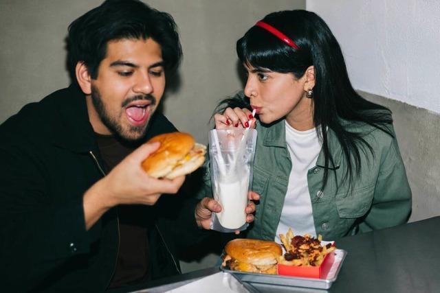 So knnen neue BZ-Digitalabonnenten mit der App Neo-Taste in Freiburger Restaurants Geld sparen