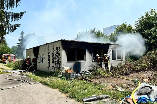 Kriminalpolizei schliet Brandstiftung beim Lagerbrand in Friedlingen nicht aus