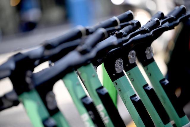 Boris Palmer auf Facebook: "Gehirn amputierte" E-Scooter-Fahrer