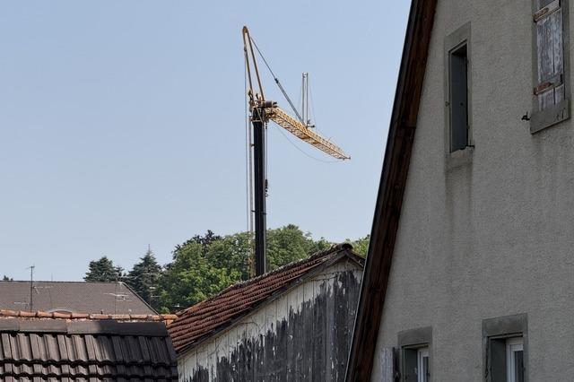 Dauerstandort Mllheimer Innenstadt – wie lange drfen Baukrne eigentlich stehen?