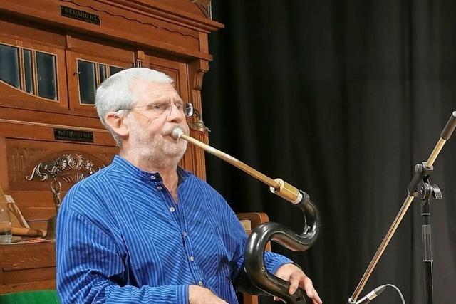 Krbisoboe bis Zugflte: Kuriose Musikinstrumente bei Franz Schsseles Matinee in Teningen