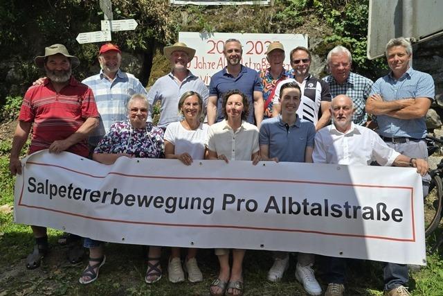 Die Albtalstrae ist seit zehn Jahren ist gesperrt - Brger kmpfen immer noch fr Wiedererffnung
