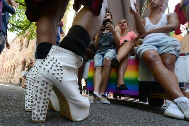 Freiburger Notfallmediziner zur Hitze beim CSD: "Mglichst wenig Bewegung in der prallen Sonne"