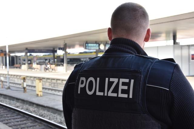 Bundespolizei nimmt am Badischen Bahnhof in Basel einen Mann fest, der mit drei Haftbefehlen gesucht wird