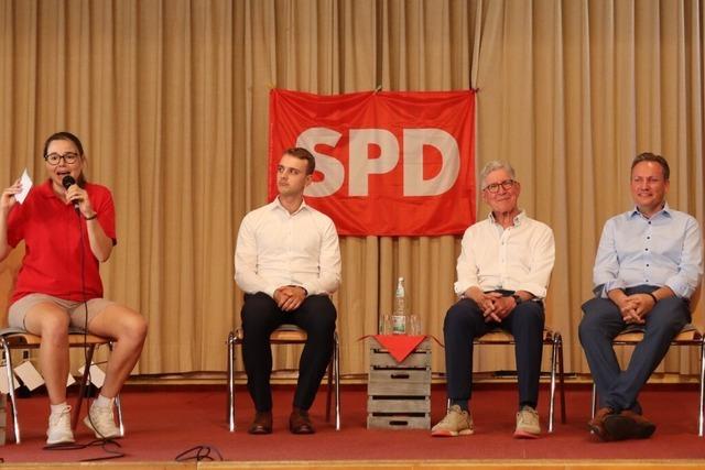 Politiker mehrerer Parteien diskutieren auf Einladung der Friesenheimer SPD ber Kommunalpolitik